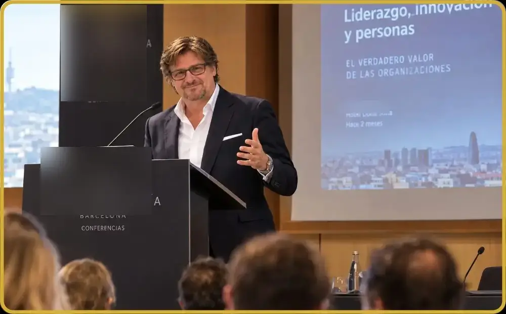 Jesús Jiménez Bes en una conferencia sobre liderazgo, innovación y personas